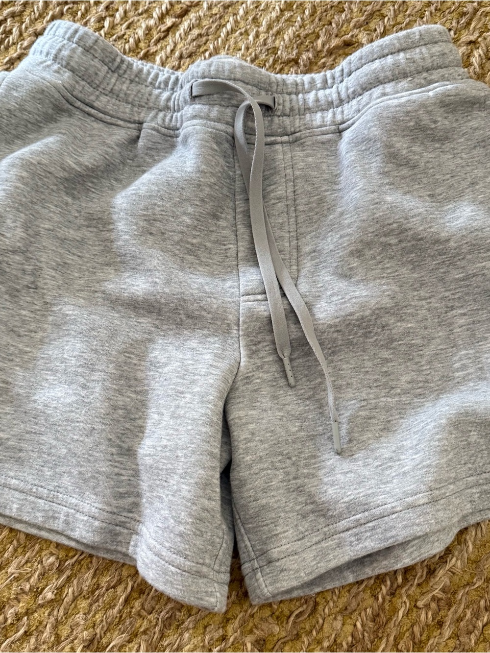 Hollister Men’s Teen Gray Drawstring Cooling Shorts Size Small